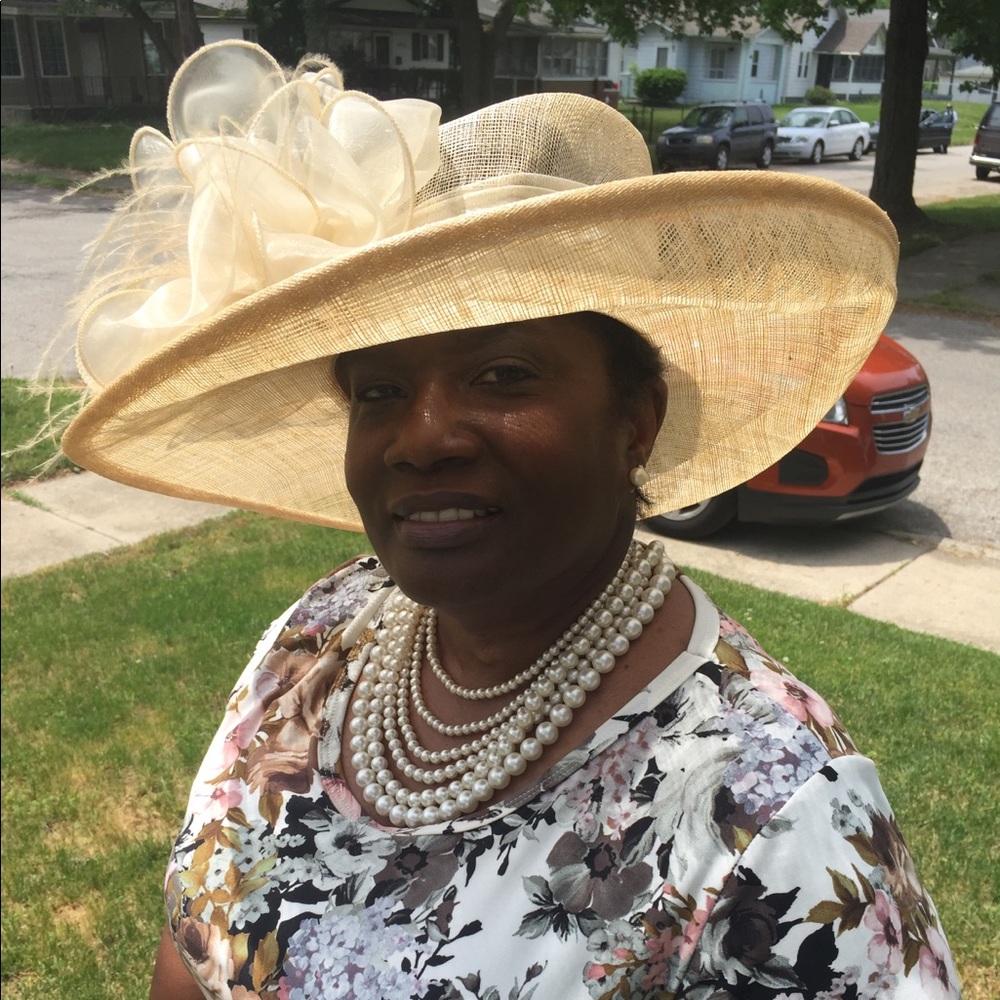 Meet your Posher, Beverly